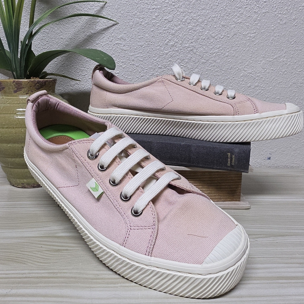 Cariuma Pink Canvas Skater Sneakers Size 8